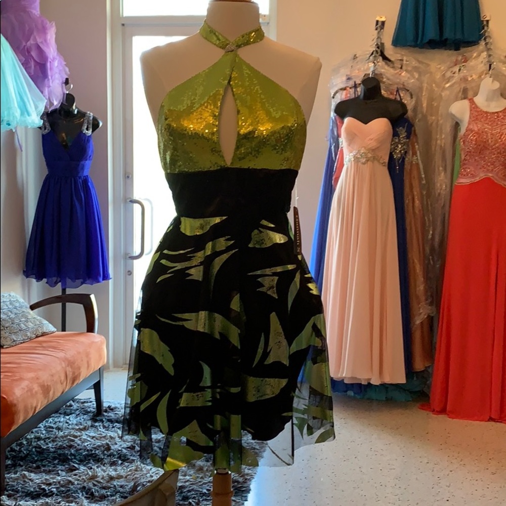 Black lime short prom dress